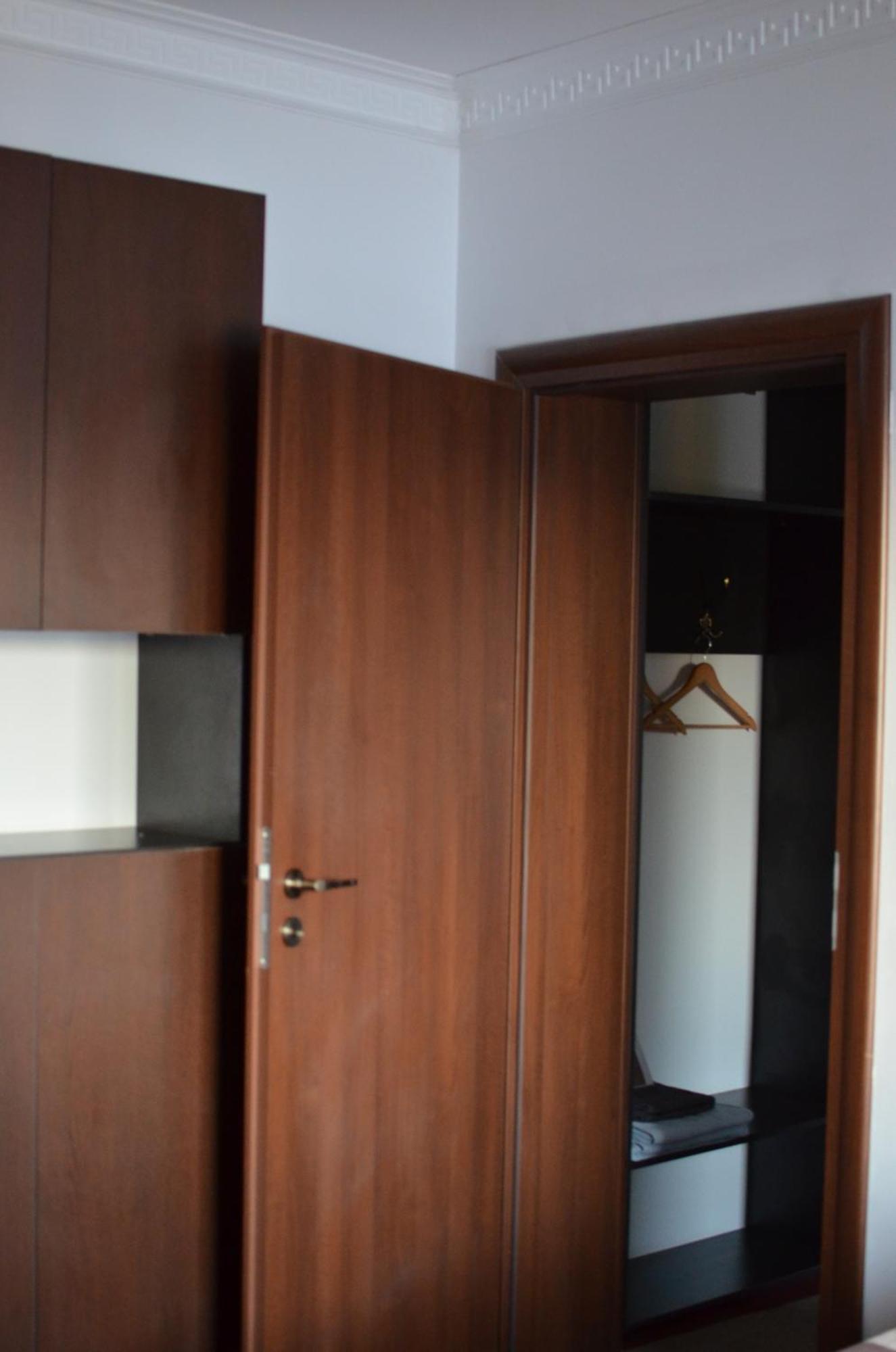 Vila Cu Trandafiri Cozy Apartments 2 Camere Bragadiru Eksteriør billede