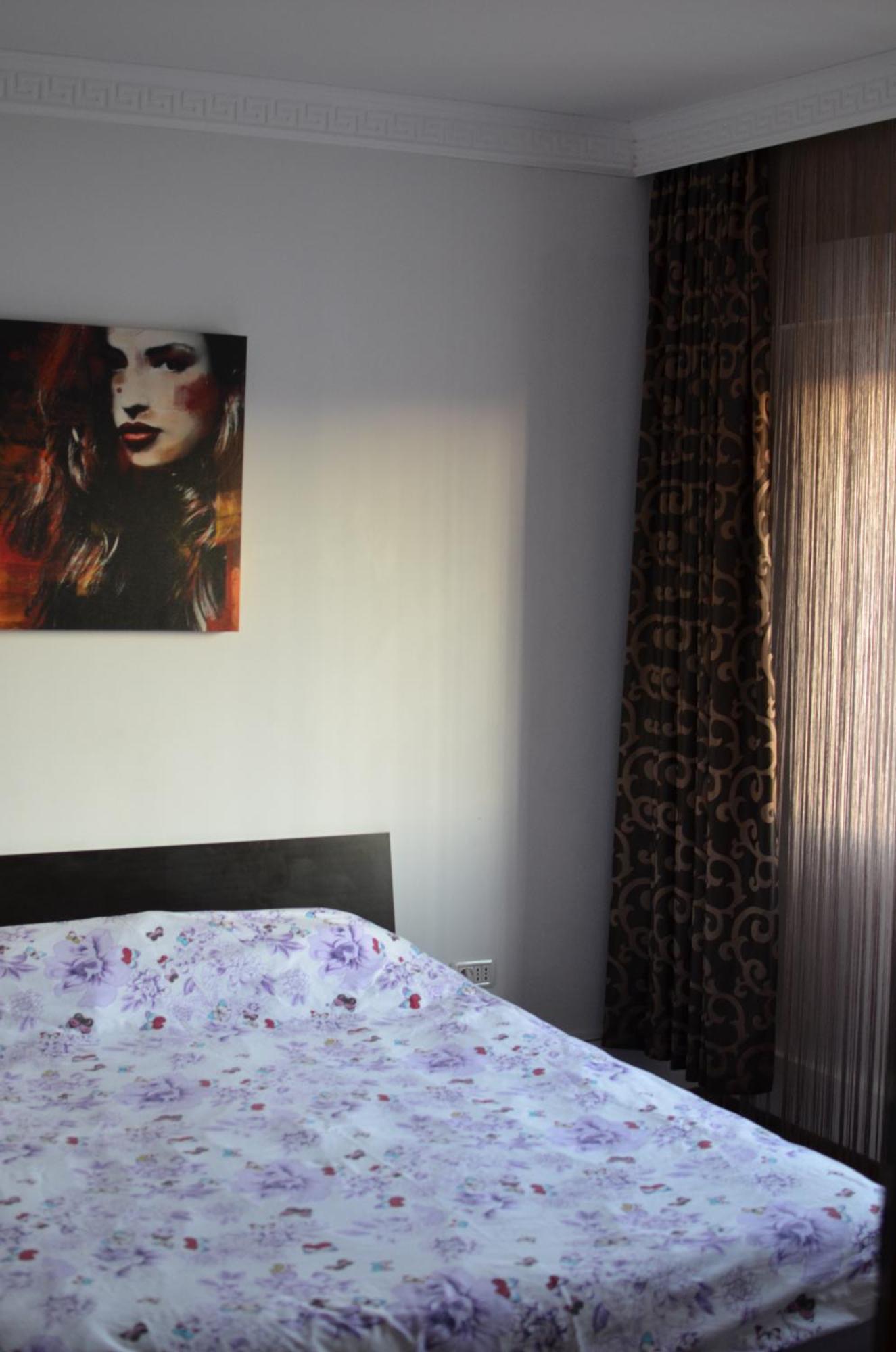 Vila Cu Trandafiri Cozy Apartments 2 Camere Bragadiru Eksteriør billede